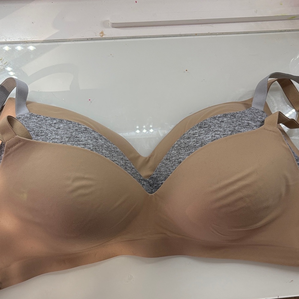 Soma Tan and Gray Seamless Bra